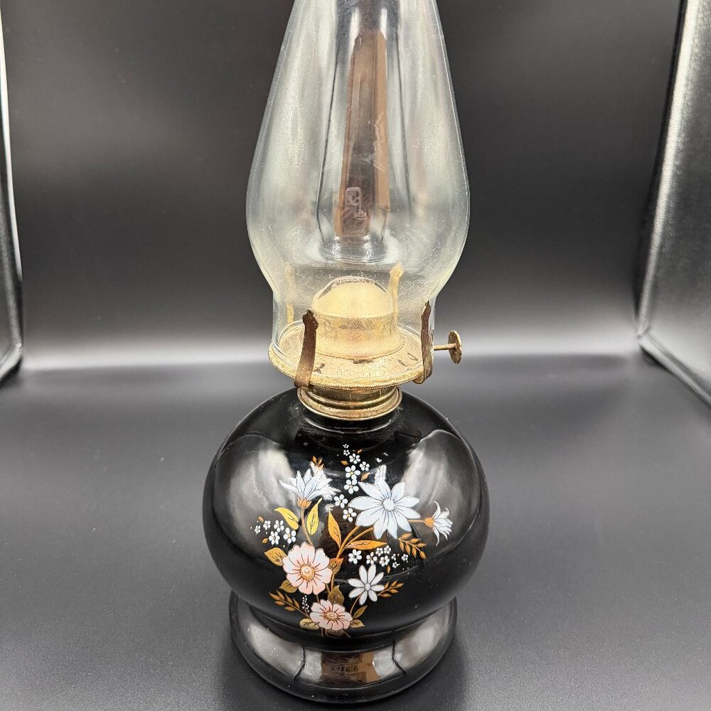 Vintage Oil Lamp Black with Gold and White Floral, Lamplight Farms 14.5”x 5” EUC
